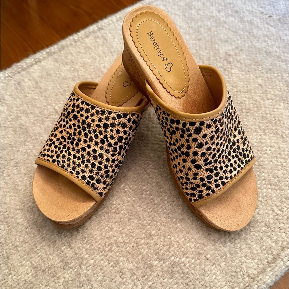 BARETRAP SANDALS, women’s. Known for their comfort- Natural Multi Color, 8.5 M